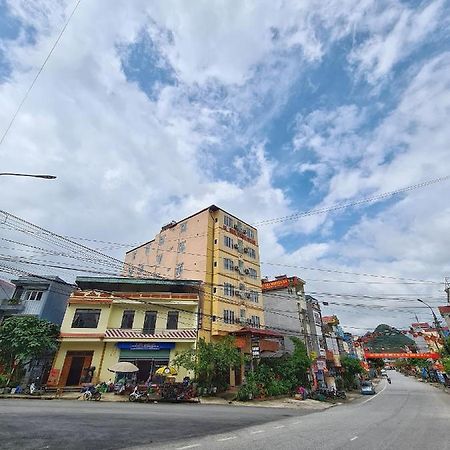 Khach San Tam Son Hotell Ha Giang Exteriör bild