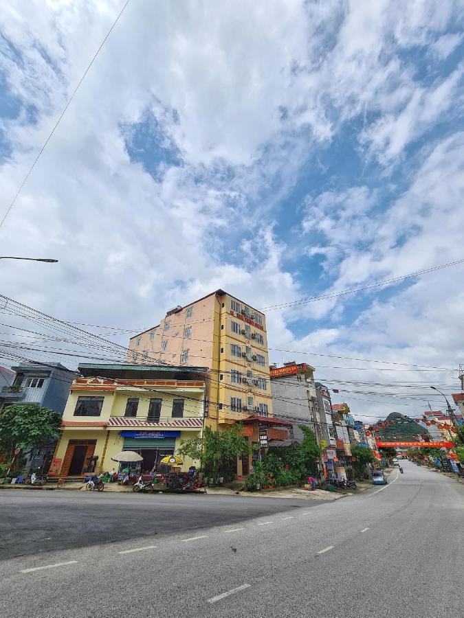 Khach San Tam Son Hotell Ha Giang Exteriör bild